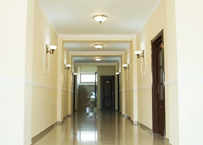 Guest house Imperial House 3*