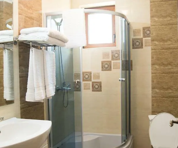 Guest house Imperial House 3*